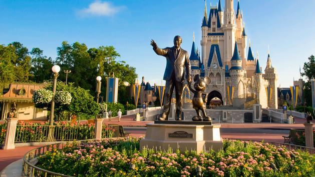 O empresário não chegou a ver a inauguração do Walt Disney World, em 1971, mas sua decisão fez com que a antes desconhecida Orlando se transformasse na cidade mais visitada dos Estados Unidos.