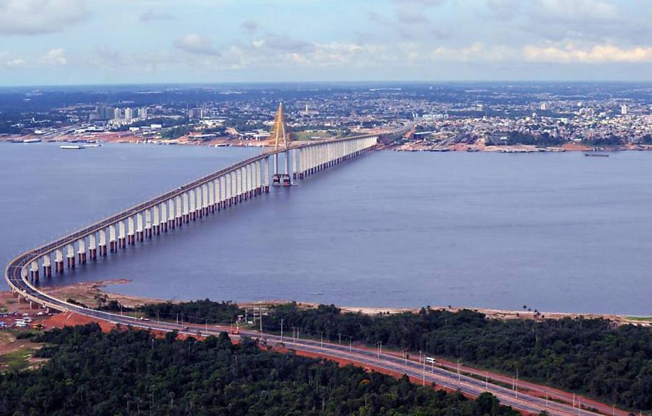 77 município de Iranduba-AM vem passando por grandes mudanças na sua paisagem natural, sofrendo os impactos sócio-ambientais de três grandes obras de infraestrutura: A Ponte Rio Negro, a duplicação