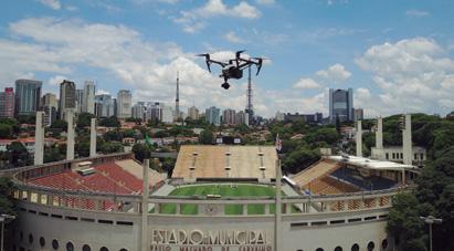 Em voos sobre estádios de futebol, o drone não pode passar do limite vertical da estrutura Shows e arenas Estádios de futebol, casas de shows e estruturas montadas para servir de arenas para