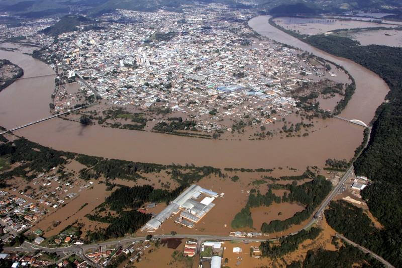 Ano: 2014 (Considerada a 3º maior cheia já registrada) Nível na régua: 8,01 m.