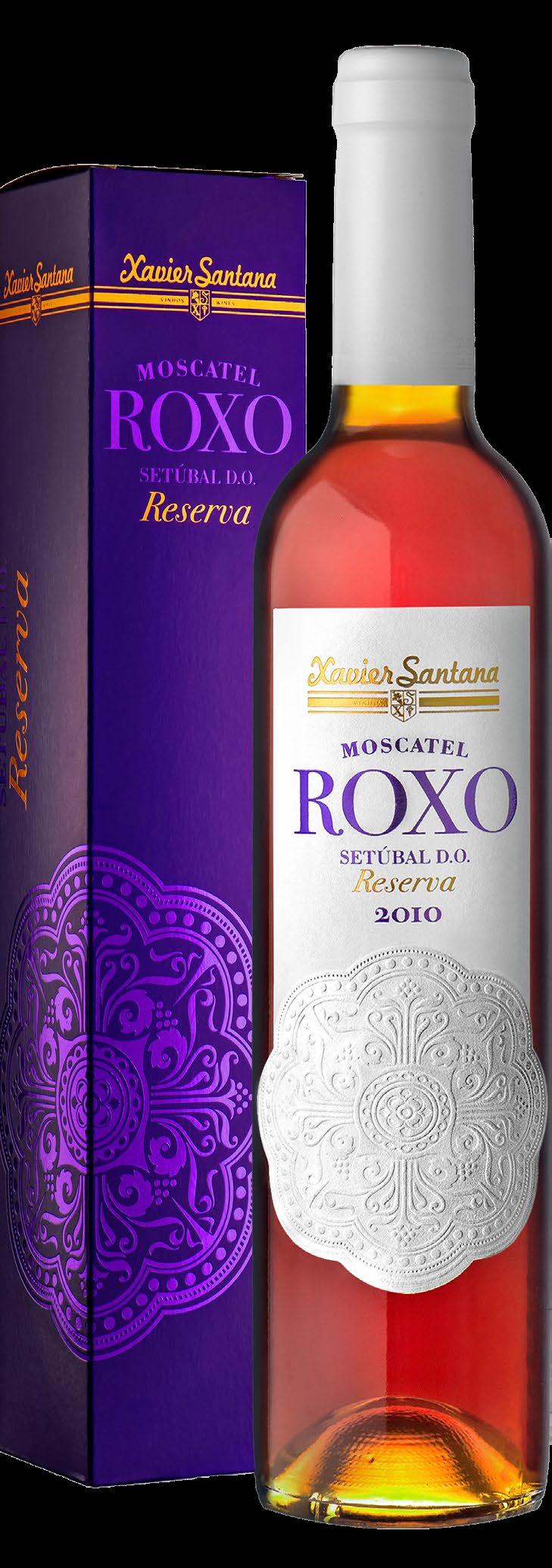 O nosso vinho generoso Moscatel Roxo de Setúbal Reserva é uma raridade na sua própria categoria, que apresenta uma riqueza e complexidade de aromas e sabores adocicados, muito característicos à casta