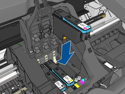 3. Insira o novo cabeçote de impressão no slot correto no carro. CUIDADO: Insira o cabeçote de impressão de forma lenta e vertical, direto para baixo.