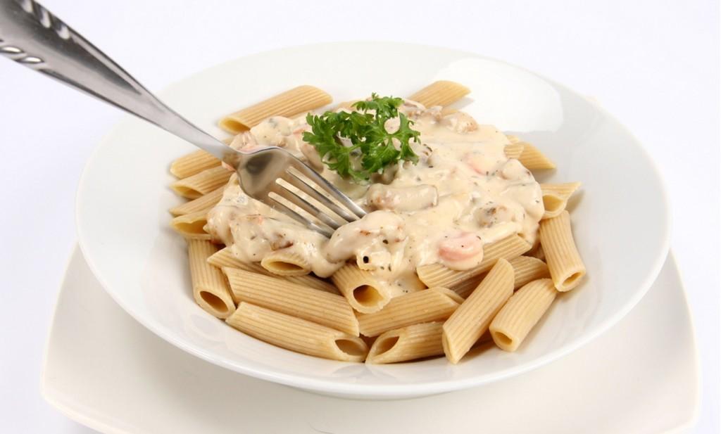 Macarrão de Forno com Molho Branco Funcional sem Lactose Light Ingredientes: Molho branco 400ml de leite de arroz 1/2 xícara de biomassa de