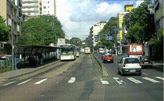 Figura 8 - Estação na Avenida Protásio Alves A Avenida Protásio Alves é classificada no Plano Diretor da Região Metropolitana como via de transição (ligação interurbana).