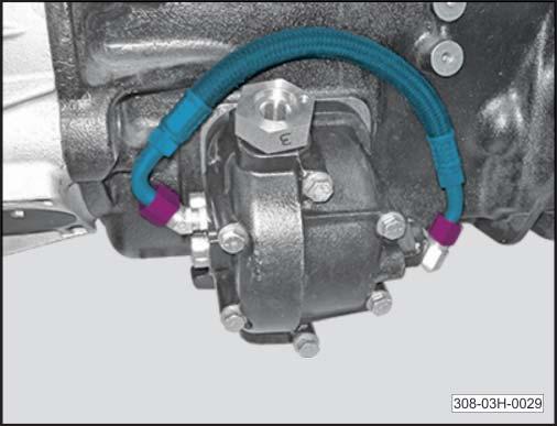 Instale o freio de inércia aplicando o torque de 58 Nm nos parafusos de fixação. 52.