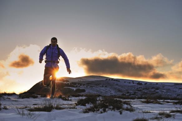 Experiência pessoal: Sim, mas alternando períodos específicos (exemplo: 4 meses para uma Maratona, restante para o trail) Sim, se o atleta estiver igualmente motivado para as duas formas muitos