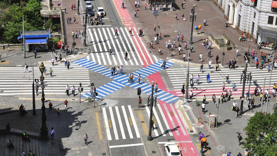 Mariana Gil-WRI Brasil Valorização da caminhada como meio de deslocamento Valorizar a mobilidade a pé é entender que esse é um modo de transporte como todos os outros, que precisa de investimentos e