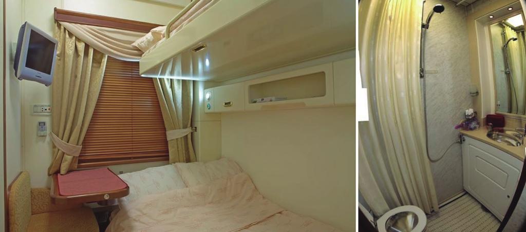 Cada cabine oferece 1 cama inferior e 1 cama superior, uma mesa junto a janela panorâmica, uma poltrona em frente a cama inferior, pequeno guarda-roupas e espaço para guardar pertences.