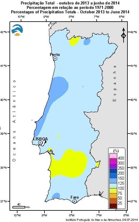 Em termos de percentagem, em relação ao valor médio no período 1971-2000, os valores de precipitação, são superiores ao normal exceto nalgumas áreas do Alentejo e em Montalegre (Figura 5 dir.).