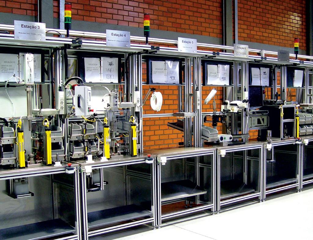 CATÁLOGO FLUIPRESS AUTOMAÇÃO 03 Linha de Montagem Manual PRODUCTIONS SYSTEMS SOLUTIONS IN THE RIGHT DIMENSION OF YOUR COMPANY Based on innovative concepts of production, the division of Fluipress