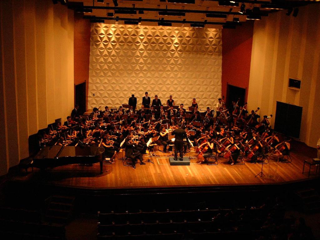 ORQUESTRA NA SALA