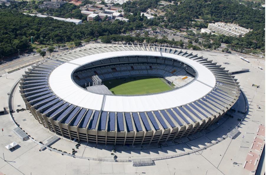 Ainda que todas as usinas solares fotovoltaicas apresentem o mesmo princípio de funcionamento, a citada no presente trabalho apresenta uma série de peculiaridades que a diferencia de muitas outras.