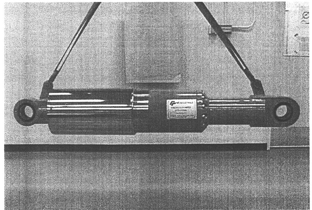 Sistemas de Protecção Sísmica de Estruturas Soluções de Dissipadores Dissipador Viscoso Não Linear (Infanti e Castellano, 2001) Soluções de Dissipadores