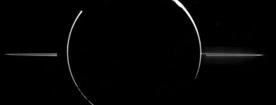 Os anéis de Júpiter foram detectados pela Voyager I em 1979.