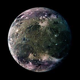 Ganimedes é o maior satélite natural do sistema solar (possui