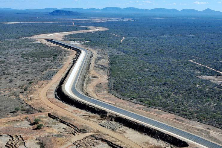 do Brasil (Figura 3). Figura 2. Panorama do aqueduto romano Aqua Claudia, construído entre os anos 38 e 52 d.c. Fonte: http://tinyurl.