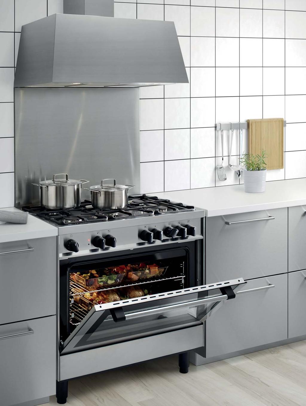 FOGÕES Os nossos fogões independentes oferecem-lhe uma maneira prática de obter uma boa combinação de placa e forno.