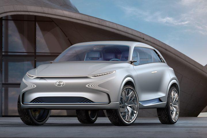 HYUNDAI FE FUEL CELL O Hyundai FE Fuel Cell Concept, que se estreou neste Salão de Genebra, regressa do futuro com um modelo de nova geração movido a pilha de combustível.