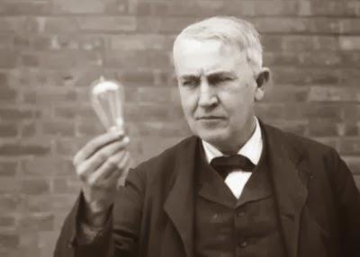 Thomas Edison (1847 1931) Grande inventor: Lâmpada elétrica incandescente Telégrafo duplex; Fonografo; Preocupado na produção de