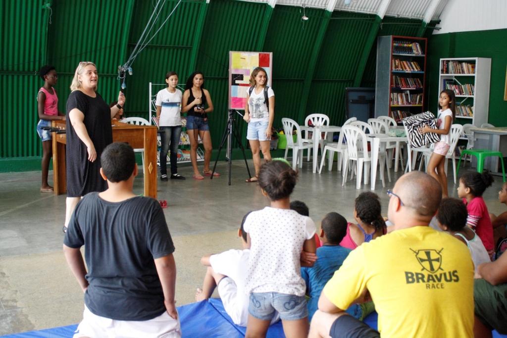 Workshop para as escolas Workshop para as escolas (Foto: Zeneide Menezes) Com o objetivo de ministrar workshops e transmitir conhecimentos sobre oficinas específicas, o Núcleo do Caju recebeu o CIEP