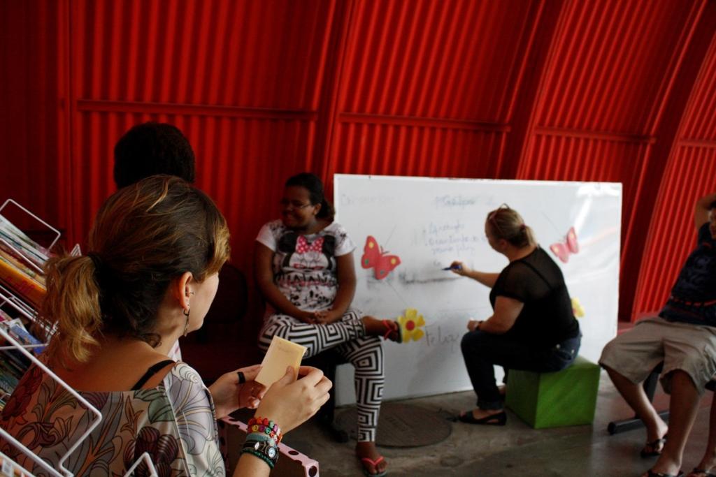 Encontro com os jovens Encontro com os jovens no Núcleo do Caju (Foto: Zeneide Menezes) Visando estimular a comunicação e as relações entre os atendidos, o Núcleo do Caju promoveu um encontro com