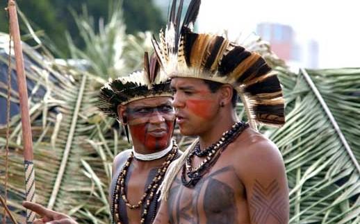 4. DNA de pataxós comprova origem indígena Os índios podem usar roupas iguais às de outros brasileiros pobres e não falar mais a língua de seus ancestrais, mas os genes dos índios pataxós (Fig.