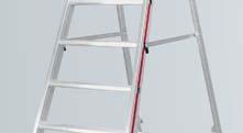 Fácil de deslocar por elevação do montante da escada. Adequada a utilização em áreas restritas ou para aproximação a prateleiras.
