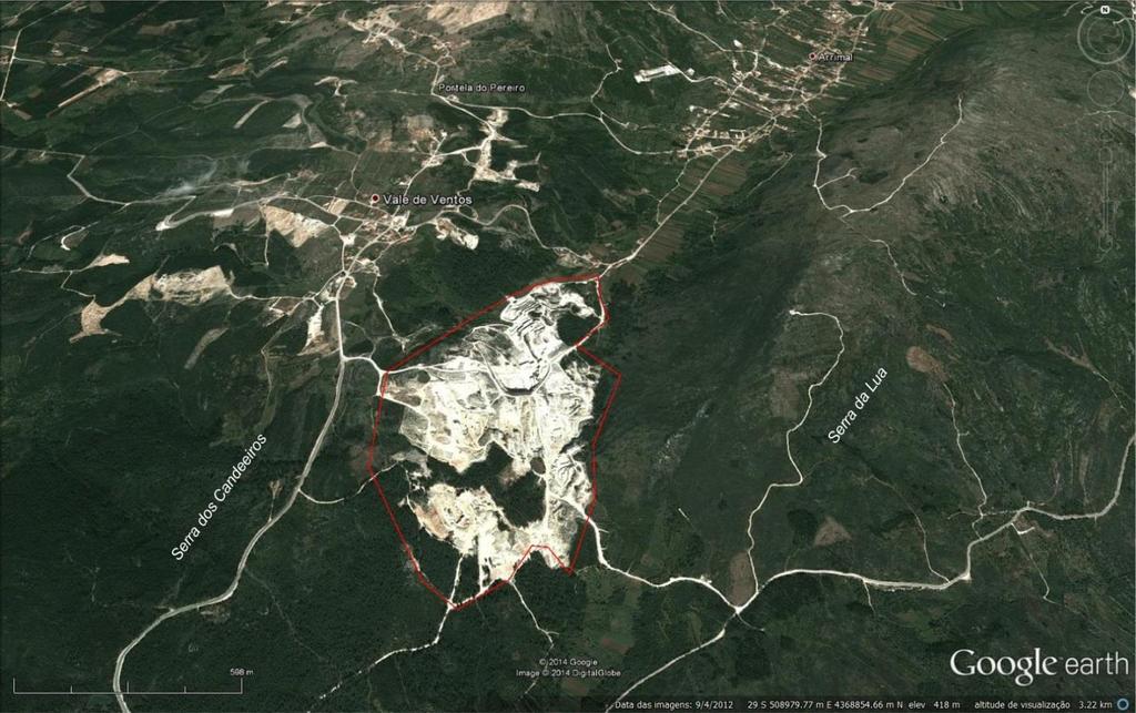 Figura 8- Imagem Google Earth TM do núcleo de pedreiras de Salgueiras, com representação da AIE. Figura 9- Pedreiras na AIE de Portela das Salgueiras.