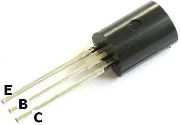 Os transistores podem ser de: Baixa potência: trabalham com