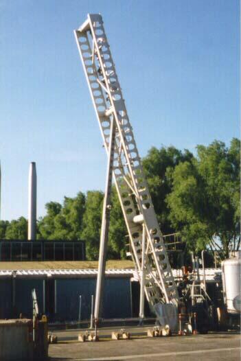 Experimentos realizados no centro de pesquisas da Shell International Exploration and Production, Holanda, 2004 Experimentos óleo-água: Tubo de aço de 3 d.i. e 15 m de compr.