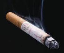 Externalidades Fumante inveterado fumando num recinto fechado com outro indivíduo que não fuma.