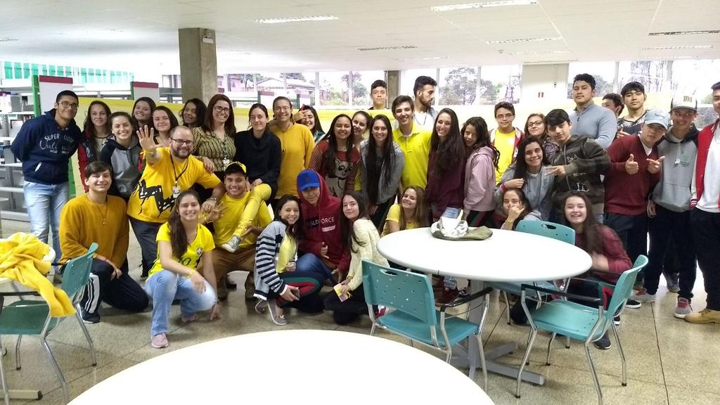 Nesta ocasião o IFPR - Campus de Pitanga se vestiu de amarelo e com apoio