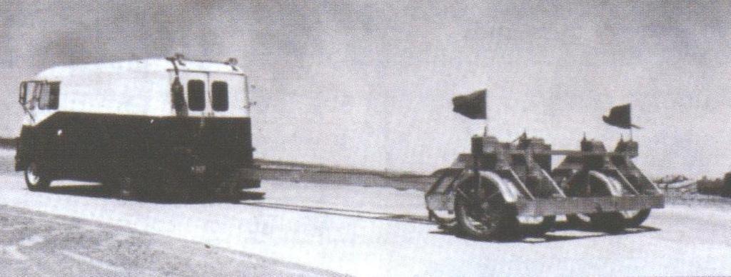 12 Figura 3.2 - Perfilômetro utilizado na pista experimental da AASHO na década de 1960 3.