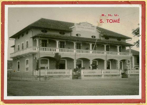 Banco nacional Ultramarino em São Tomé O arquipélago de São Tomé e Príncipe recebeu em 1868 a sua primeira sucursal do Banco Nacional Ultramarino, criada em São Tomé.