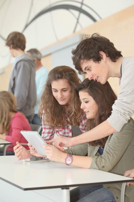 A tecnologia na gestão escolar A escola é um organismo bastante complexo.