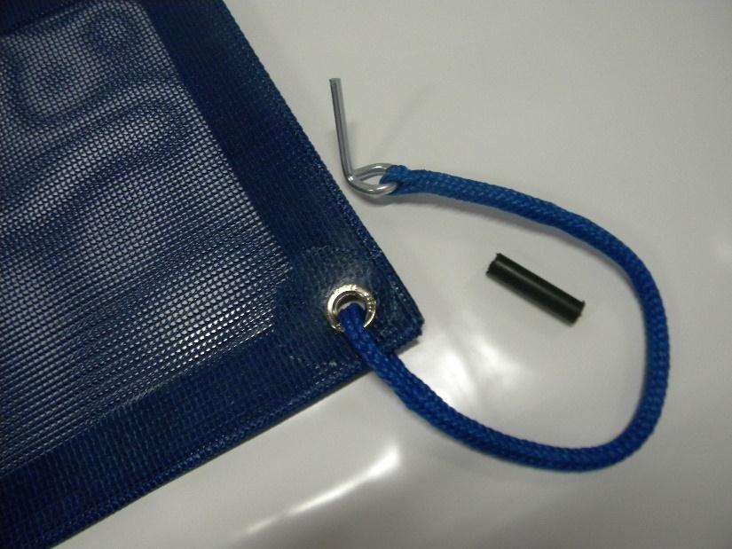 CONHECENDO O PRODUTO CAPA TELA: Cobertura confeccionada em laminado de PVC, na cor azul, com espessura de 0,70mm, reforçada com substrato de 100% poliéster de alta resistência, produzida com uma