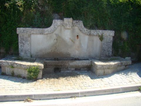 2.4. Freguesia de Beijós Fonte de Chafurdo de Quelhas Lugar D Além Beijós Século XVIII/XIX Estrutura construída em granito