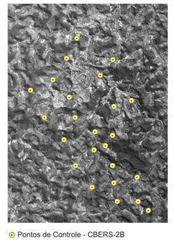 Para a seleção de uma rede de pontos, foram escolhidos locais bem definidos na imagem e com uma distribuição uniforme, tendo, contudo, o cuidado de se verificar em campo se estes pontos tinham uma