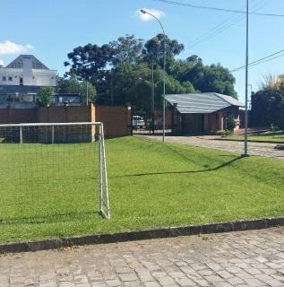 de 1000m², Orientação solar: oeste.