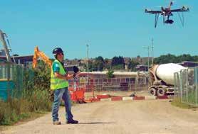 Drones entram na mira de sistemas Recém-regulamentado pela Agência Nacional de Aviação Civil (ANAC), o uso dos drones tende a tornar-se cada vez mais corriqueiro em operações de construção pesada,