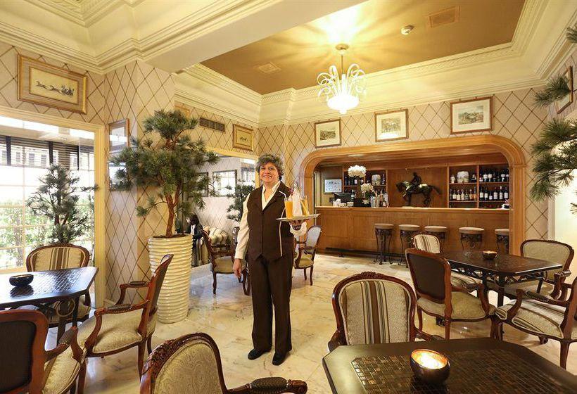 Hotel Lisboa Plaza - Acessibilidades Bar : O balcão do bar não é