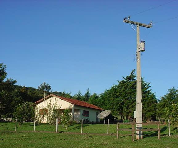 Fatores de Sucesso A estratégia do Programa considerou a experiência do setor elétrico brasileiro e teve sua sustentação nos seguintes fatores considerados de sucesso: Disponibilidade de energia