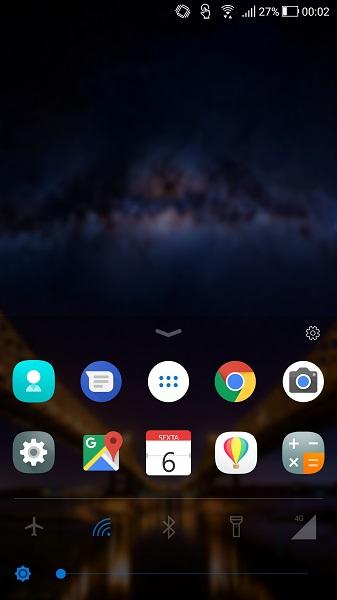 Para poder aceder a todo o tipo de informação, a Microsoft desenhou um painel disponível no último separador à esquerda, tal como acontece no Google Now Launcher, que agrega vários tipos de