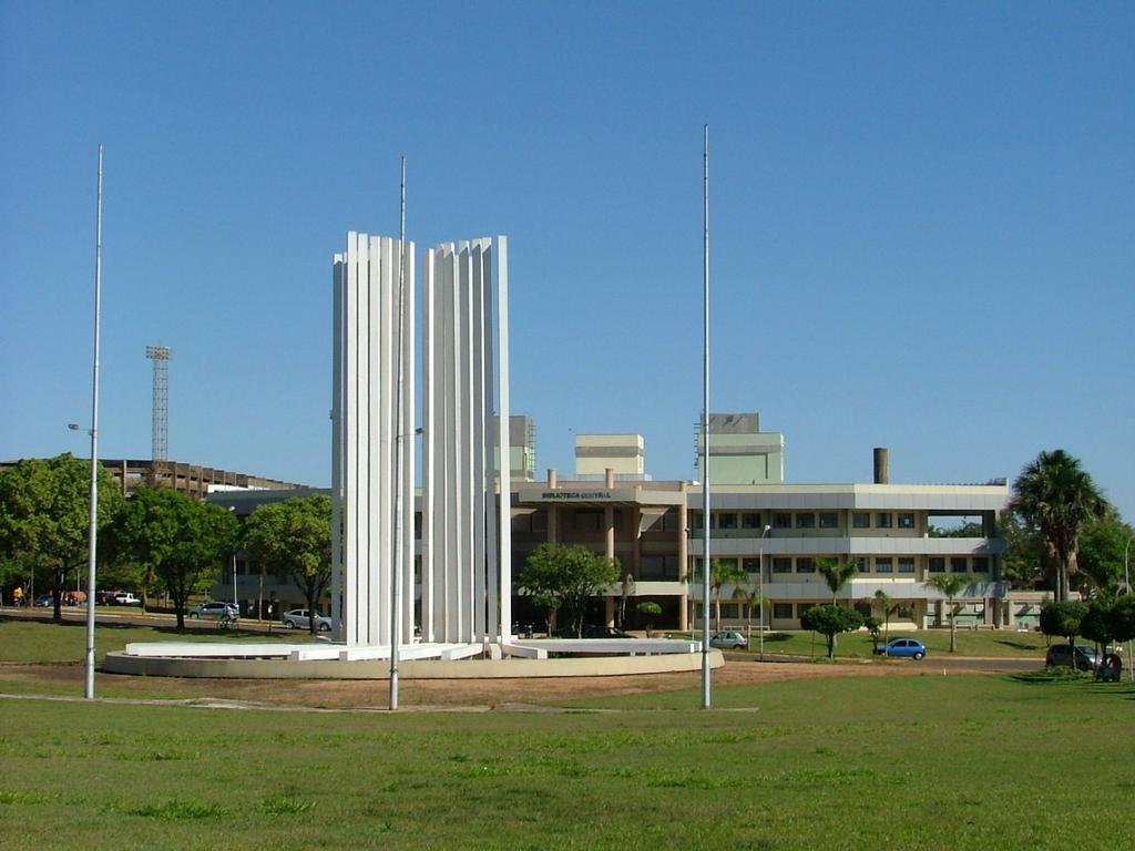 PROGRAMAS E PLANOS DE CAPACITAÇÃO E