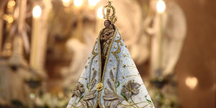 Senhora de Nazaré, Mãe de Deus e nossa Mãe, aqui estão os teus devotos, vindos de tantos recantos, trazendo os corações cheios de esperança, aquela esperança que é fruto de nossa fé em Nosso Senhor