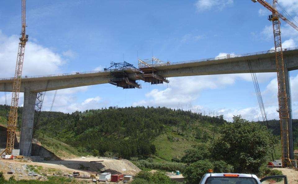 PONTE DOS CUCOS CRIMA 3 - MAFRA - Projecto da Ponte sobre o Rio Cuco; - 250m de comprimento, 19m de largura, 55m de altura, com 3