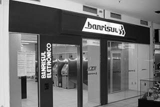 5 Histórico do Banrisul 1928-1990 1991-2006 2007-2009 2010 presente O Banrisul foi fundado em 1928 como um banco público de crédito rural e hipotecário, cuja principal atividade era a realização de