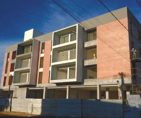 Esquerda: 32,00 / m² Total: 152,00 / m² Construída: 152,00 / m² Terreno: 640,00 / Frente: 20,00 / Fundos: 20,00 / Imobiliria PLena JD. COOPAGRO Apartamento PARA Locação Quartos 2 Gar.