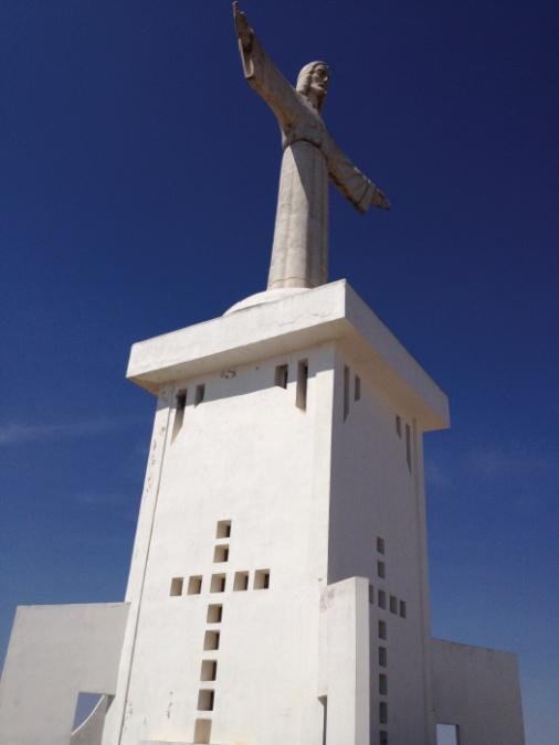 Cristo Rei Cristo Rei é um dos pontos de vista mais importantes da cidade do Lubango, permitindo uma visão de