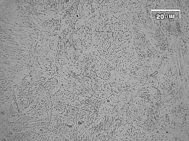 Observou-se também que o processo de solda laser, dentro das condições utilizadas, não interfere na dureza do material, que mantém seus valores dentro de uma faixa de dispersão, entre 200 e 250 Hv,